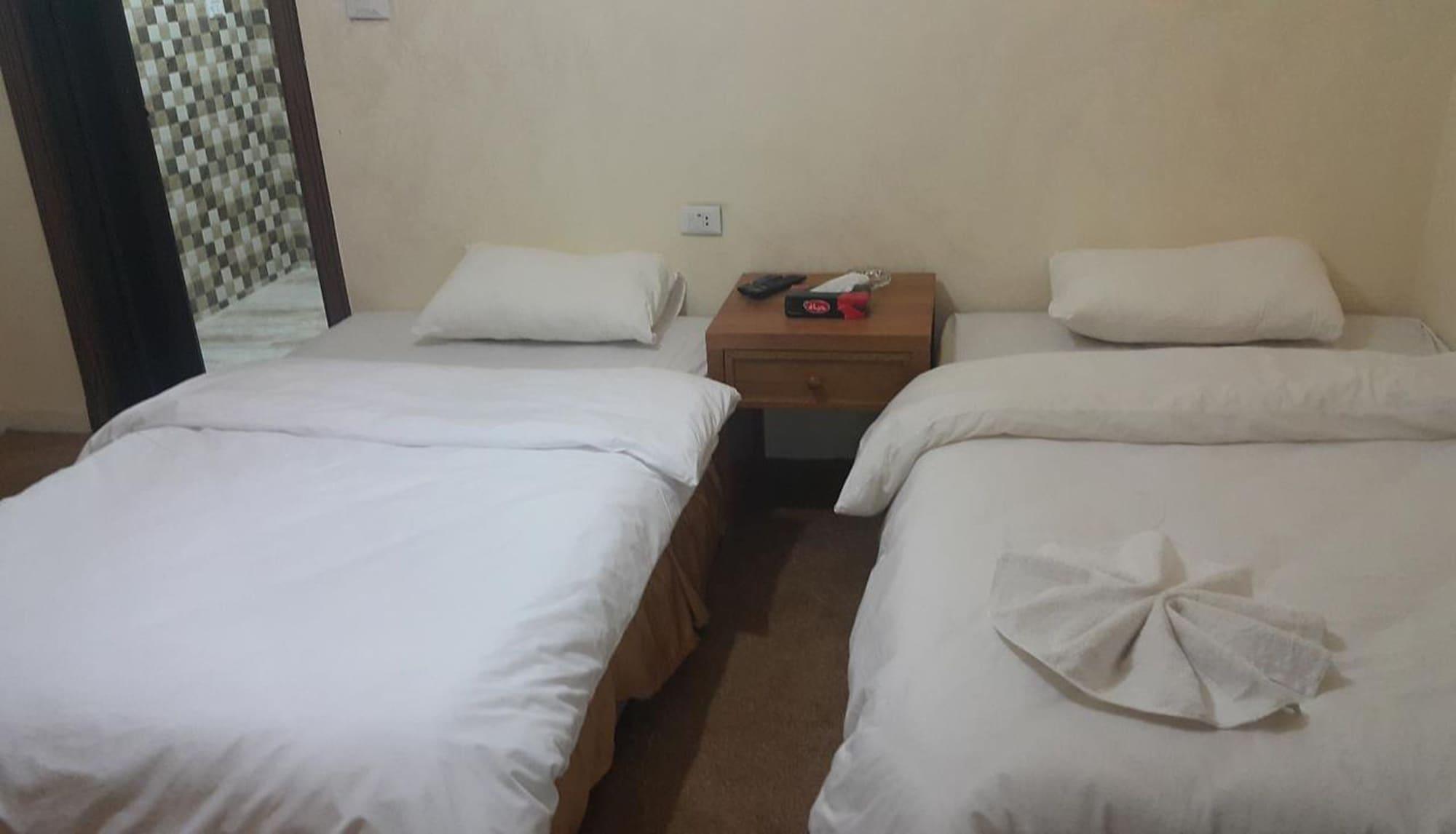 Al-Houriat Hotel Amman Extérieur photo