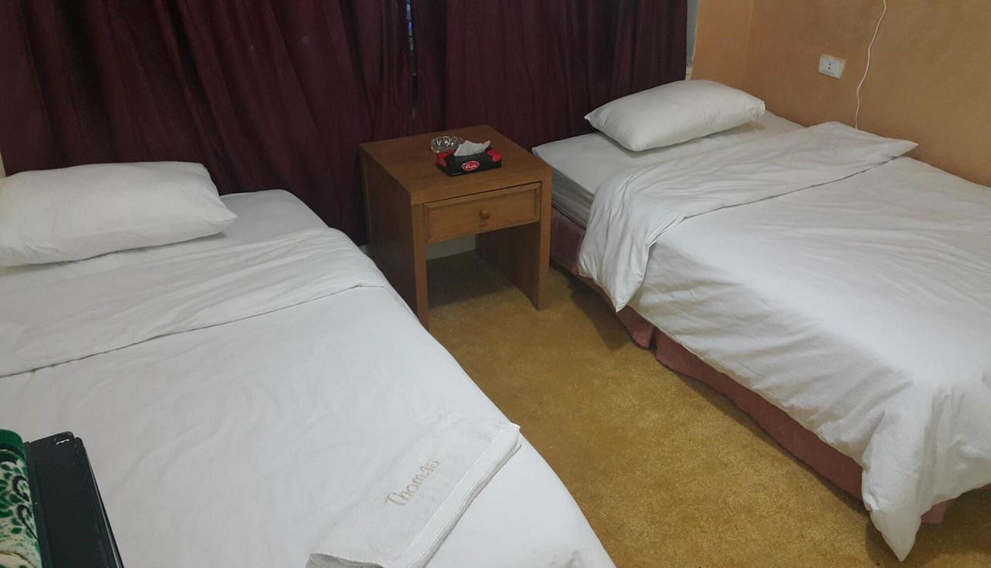 Al-Houriat Hotel Amman Extérieur photo