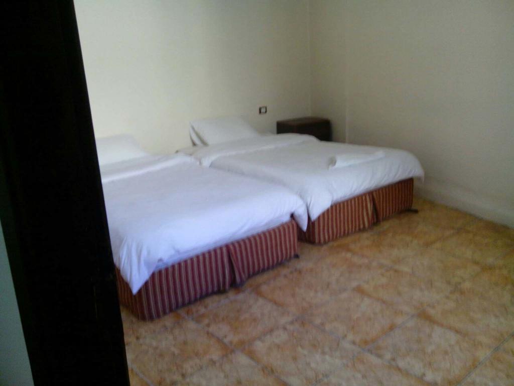 Al-Houriat Hotel Amman Extérieur photo