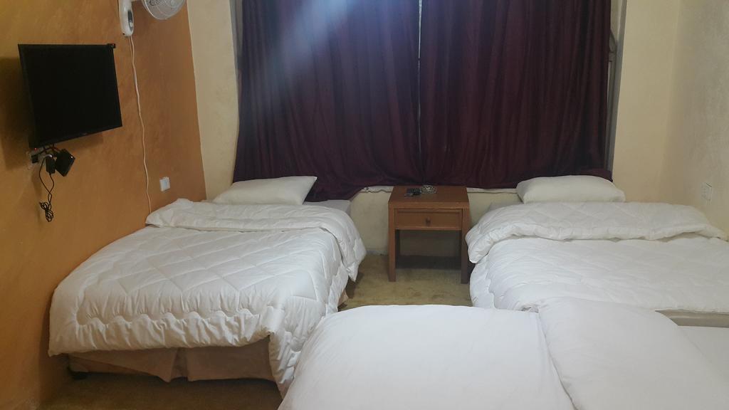 Al-Houriat Hotel Amman Extérieur photo