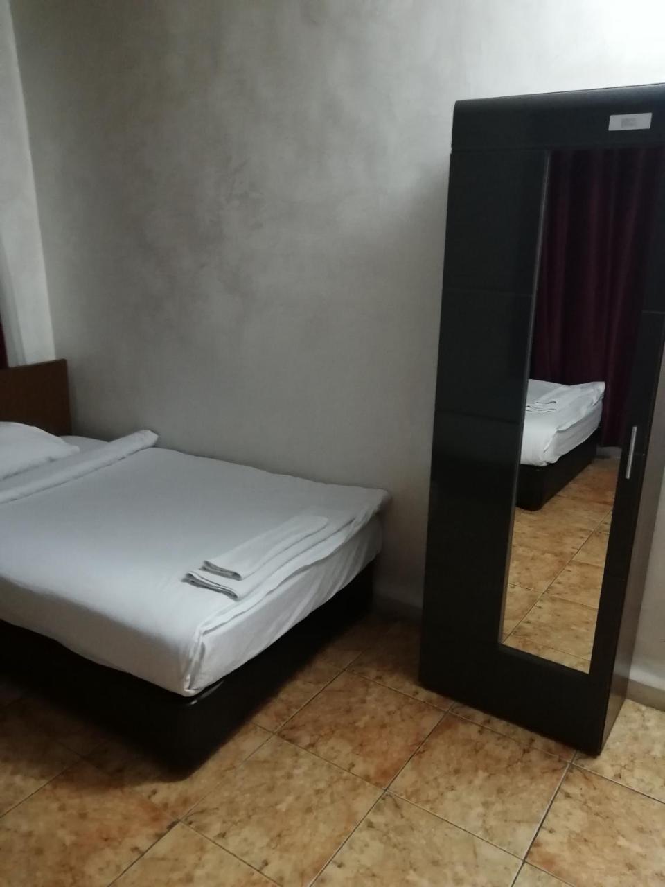 Al-Houriat Hotel Amman Extérieur photo